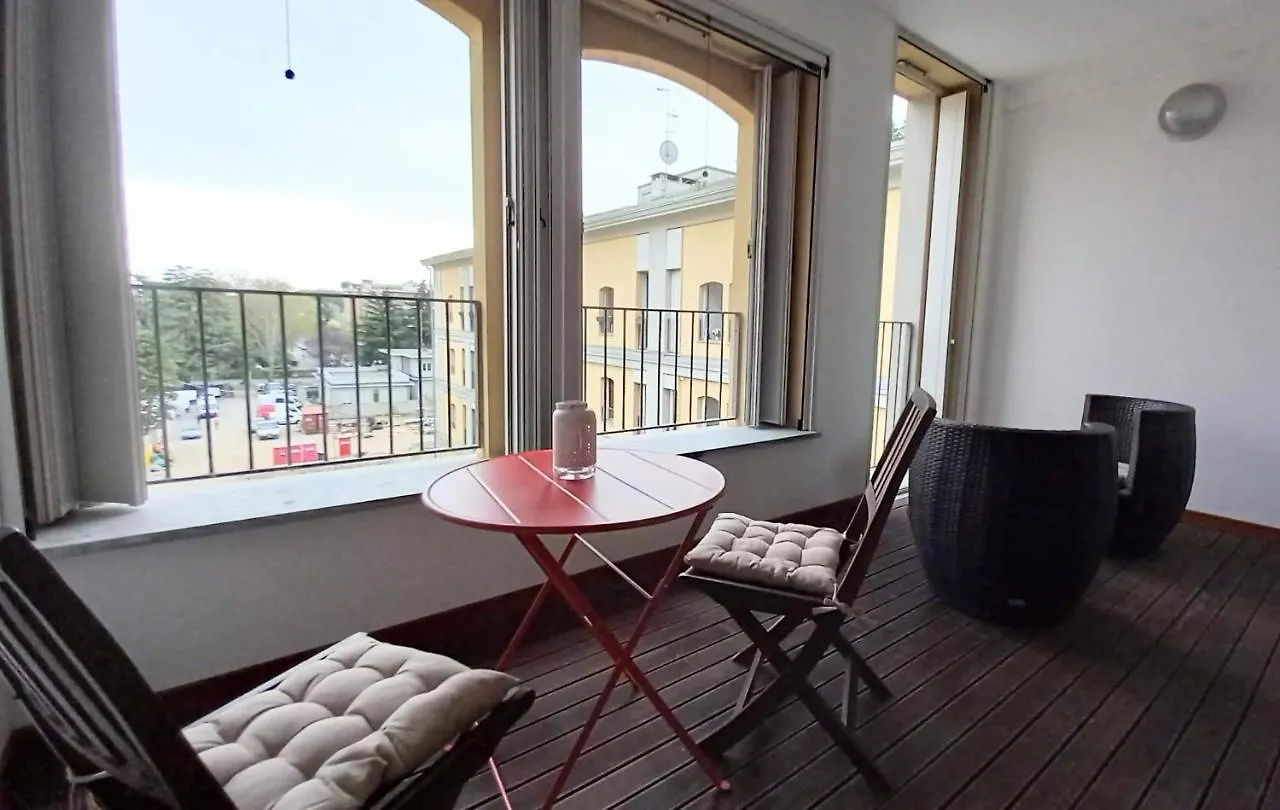 Cozy Apartment With Spacious Veranda ミラノ