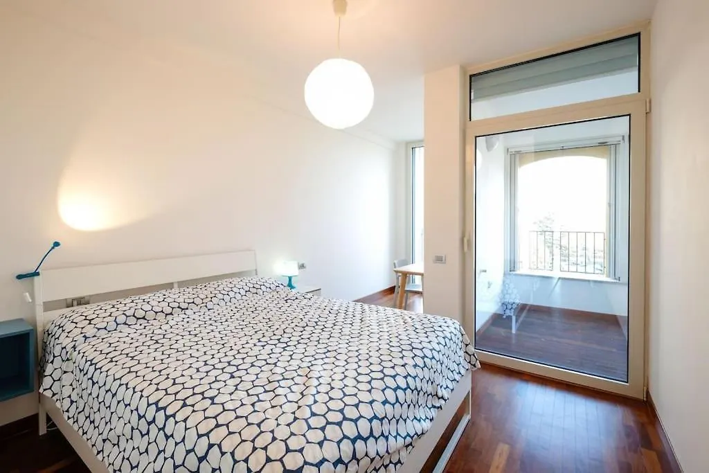 Cozy Apartment With Spacious Veranda Milan Italy