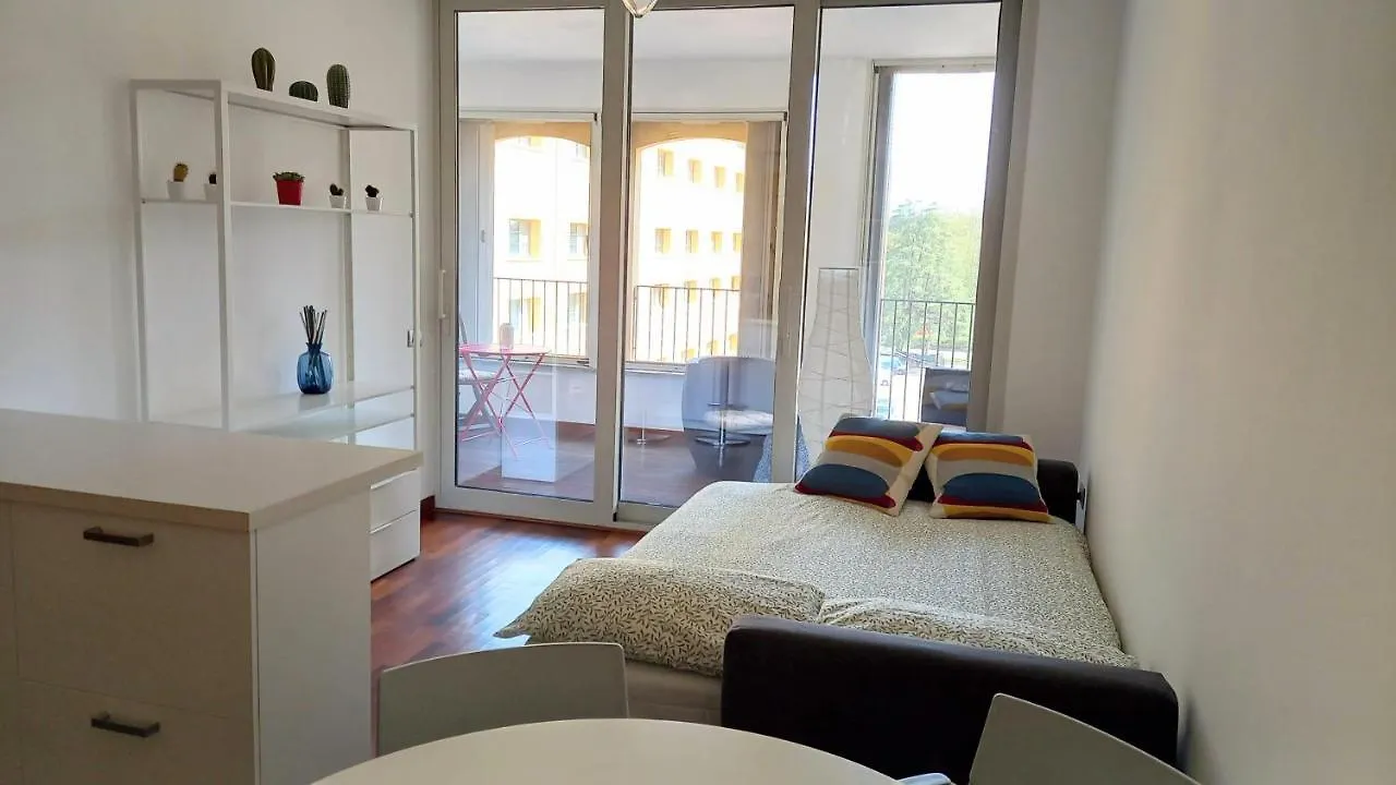 Cozy Apartment With Spacious Veranda Milan Italy